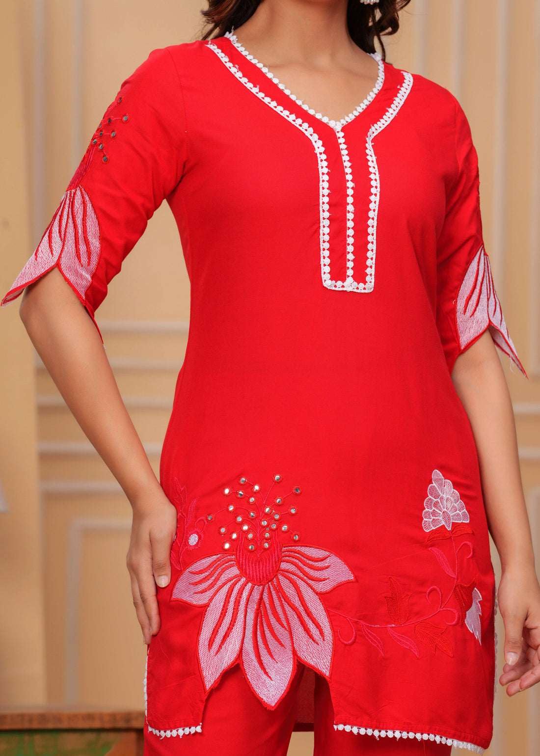 AshLova Women's Cotton Floral Printed Short Straight Kurti with Pant